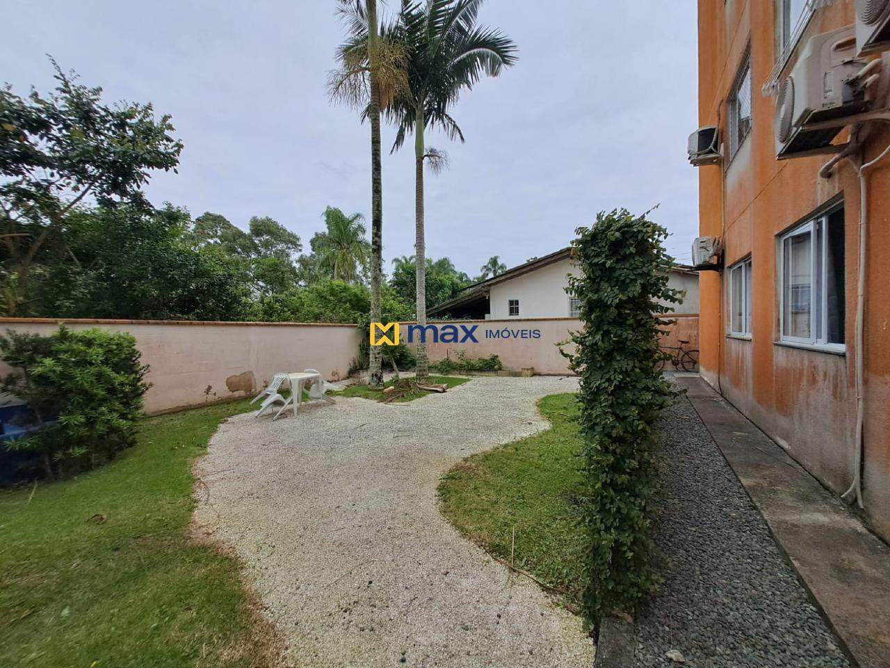 Apartamento para aluguel no Gravatá: Quintal fundos