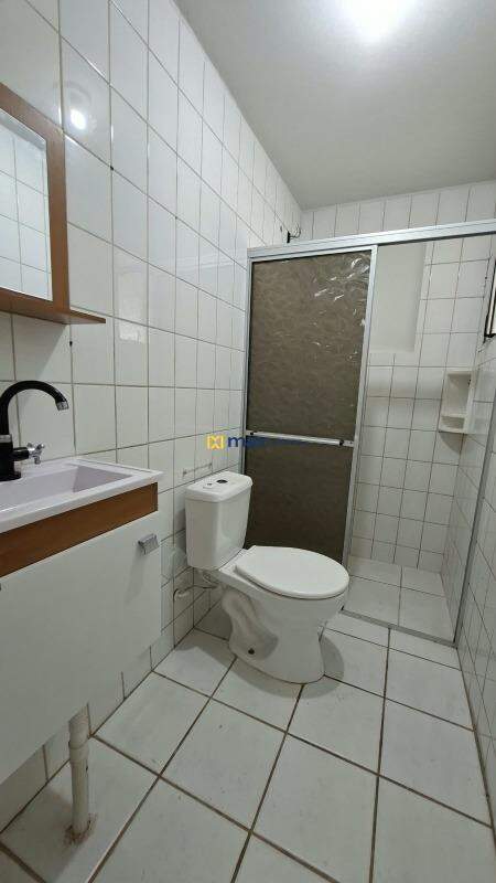 Casa para aluguel no Cordeiros: Banheiro social