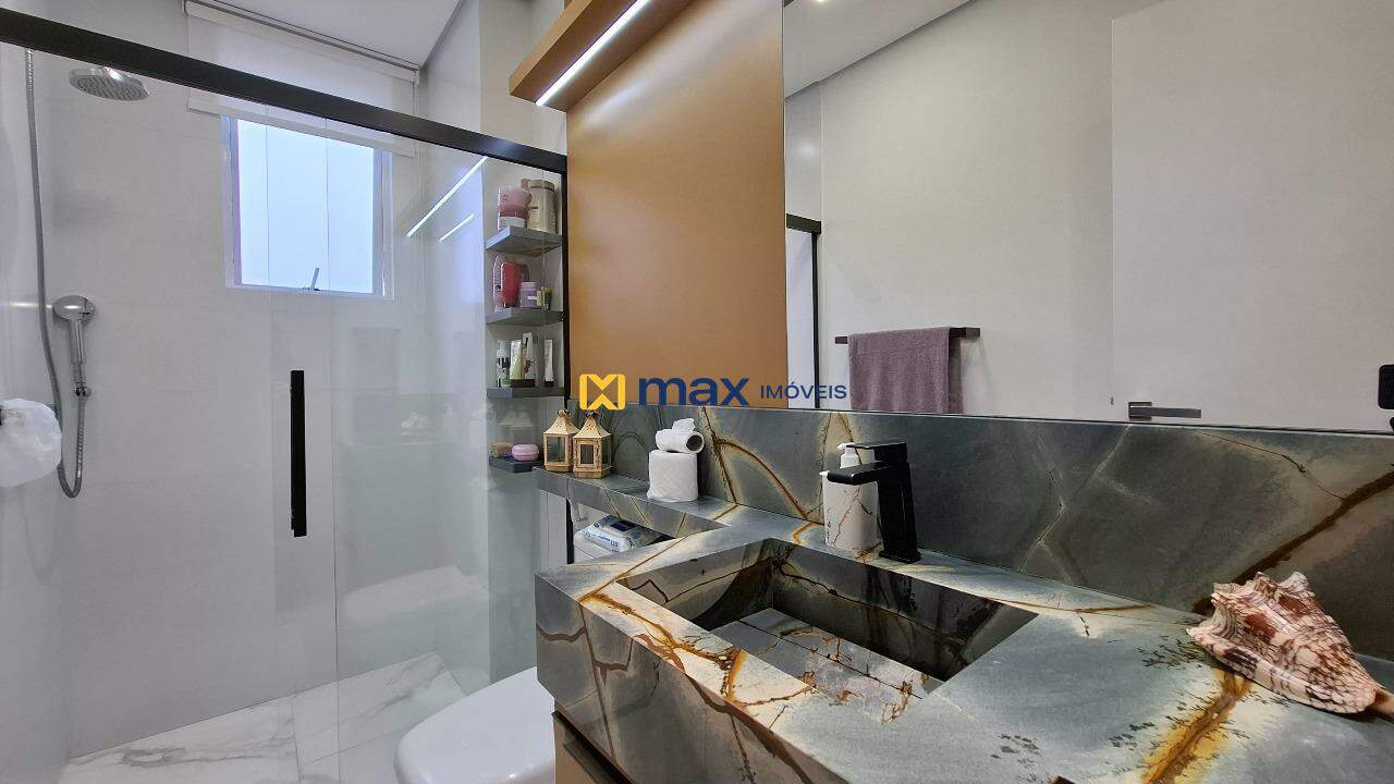 Apartamento à venda no Fazenda: Banheiro suíte