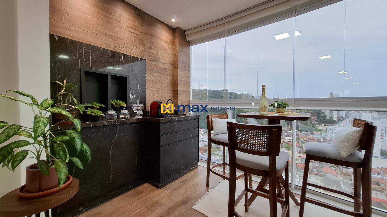 Apartamento à venda no Fazenda: Sacada com churrasqueira