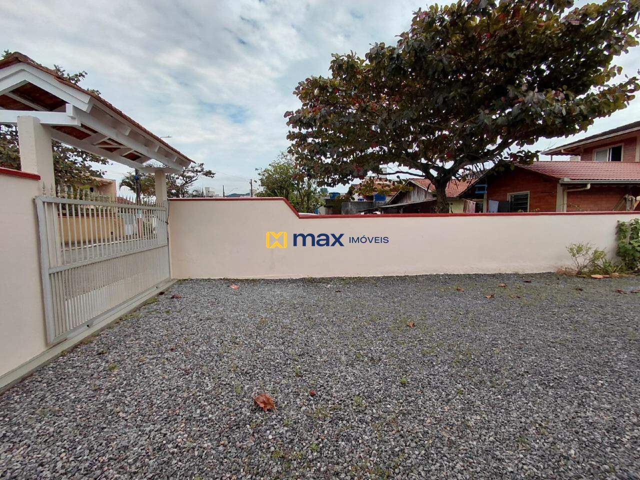 Casa para aluguel no Gravatá: Entrada Fundos