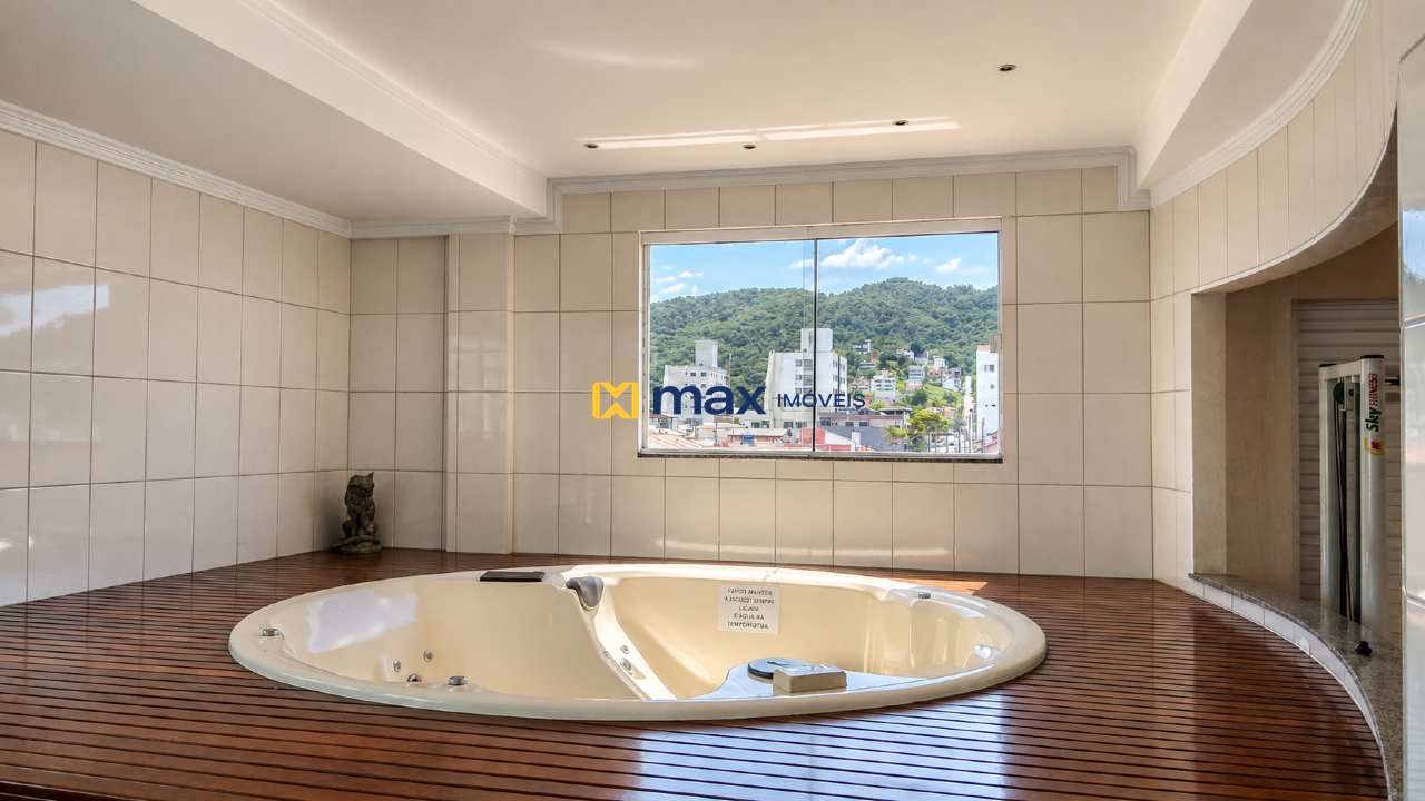 Apartamento à venda no Nações: Jacuzzi