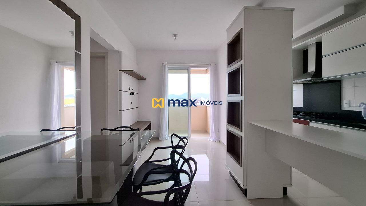 Apartamento à venda no Cordeiros: Living