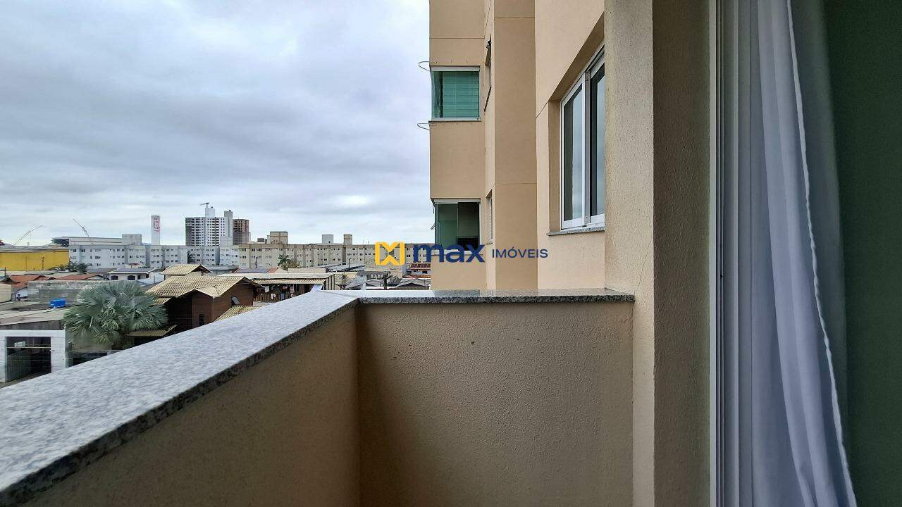 Apartamento à venda no Cordeiros: Sacada com churrasqueira