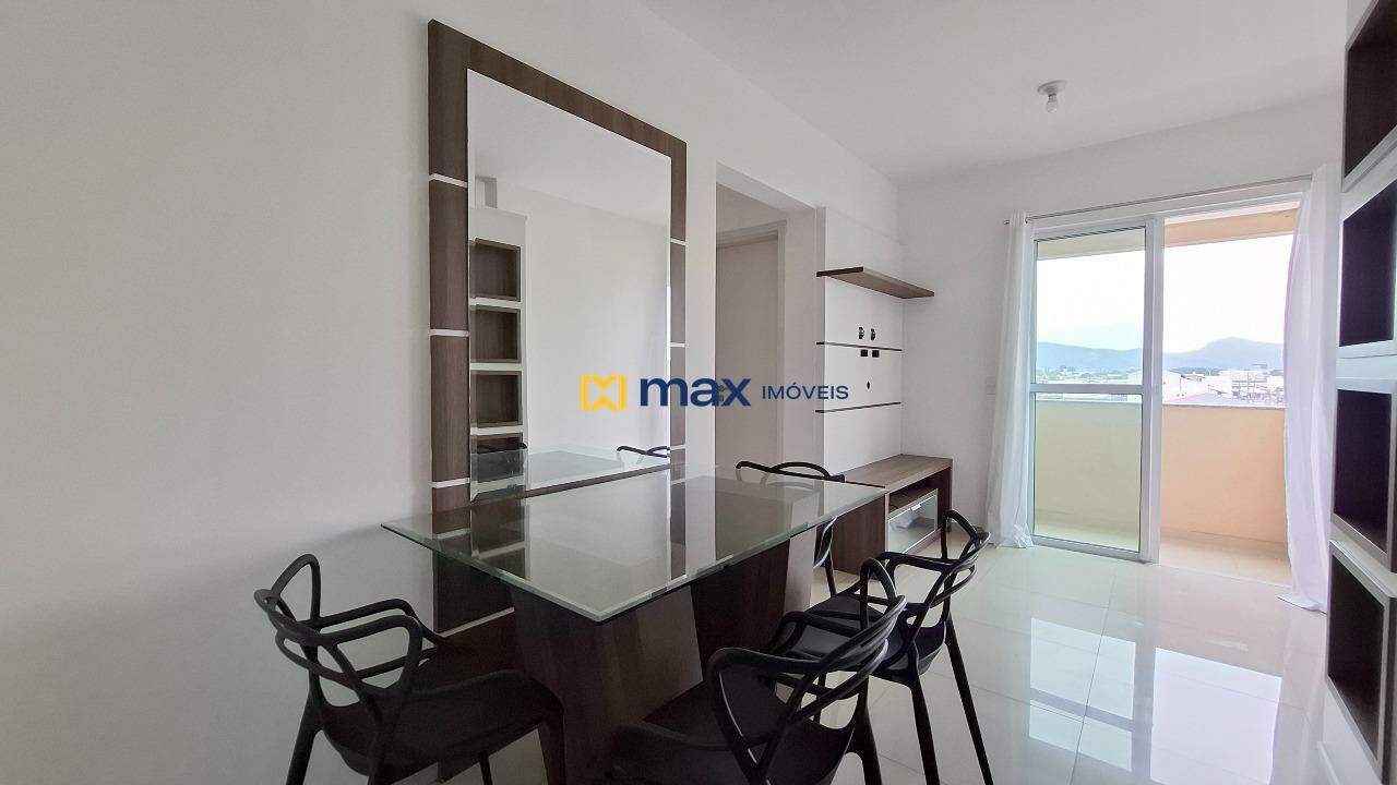 Apartamento à venda no Cordeiros: Living