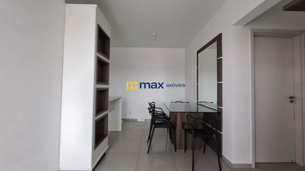Apartamento à venda no Cordeiros: Living