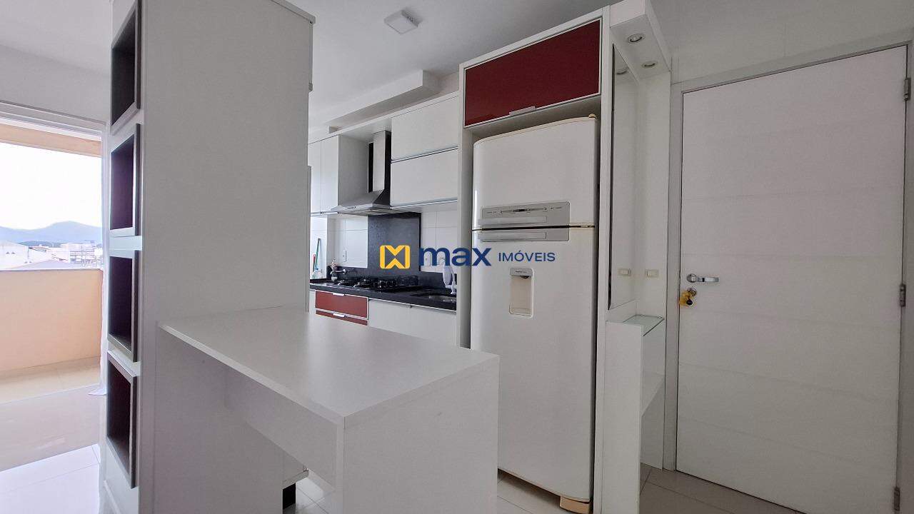 Apartamento à venda no Cordeiros: Living