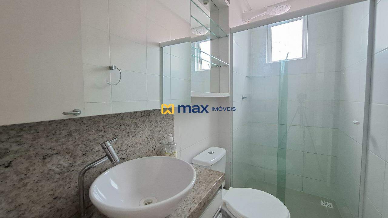Apartamento à venda no Cordeiros: Banheiro social