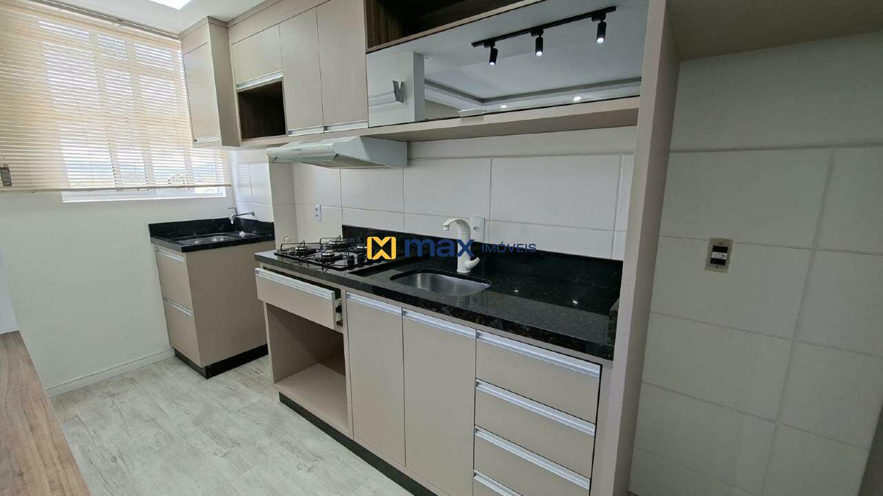 Apartamento para aluguel no Ressacada: cozinha e área de serviço