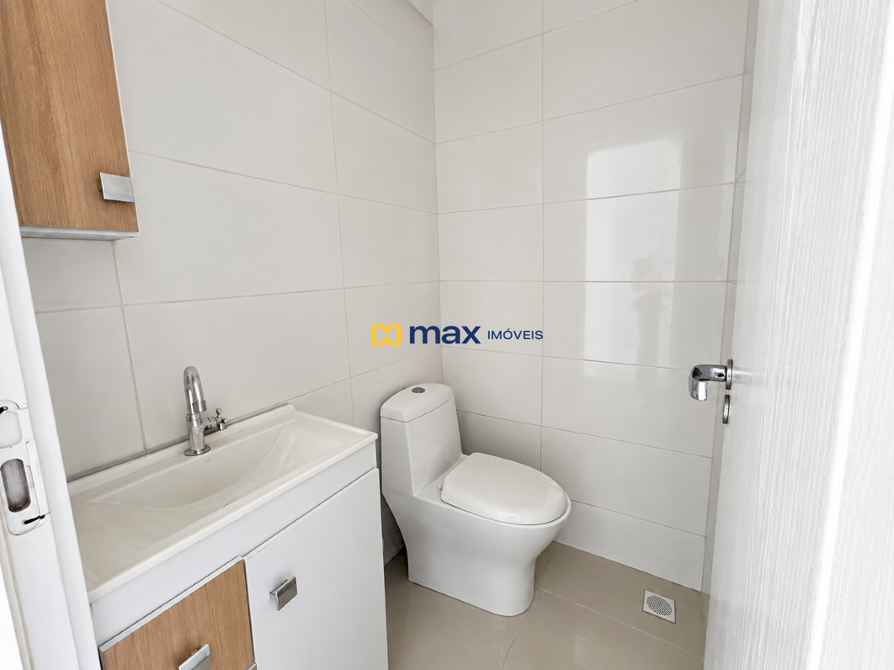 Apartamento para aluguel no Ariribá: Lavabo