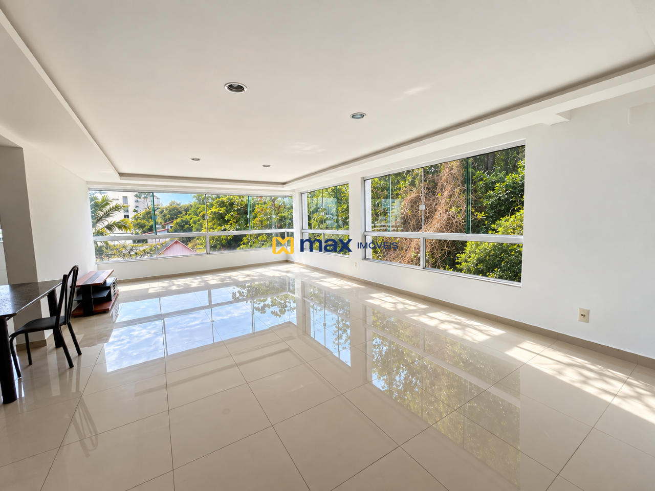 Apartamento para aluguel no Ariribá: Sala