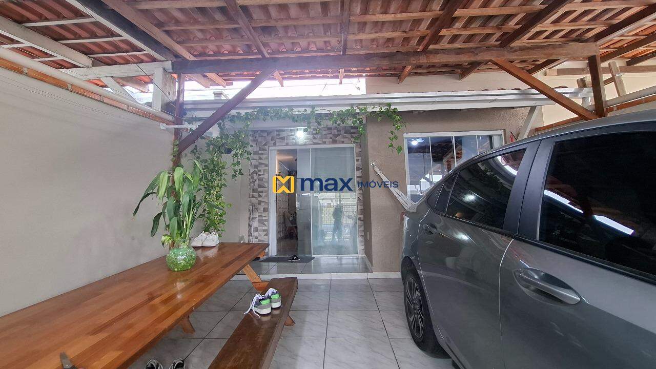 Casa à venda no Santa Regina: Garagem