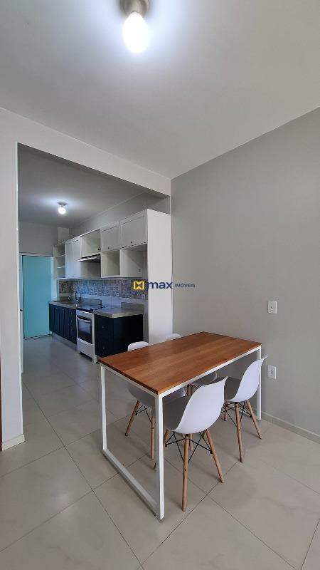 Casa à venda no Centro: Sala de jantar e estar integrado com a cozinha 