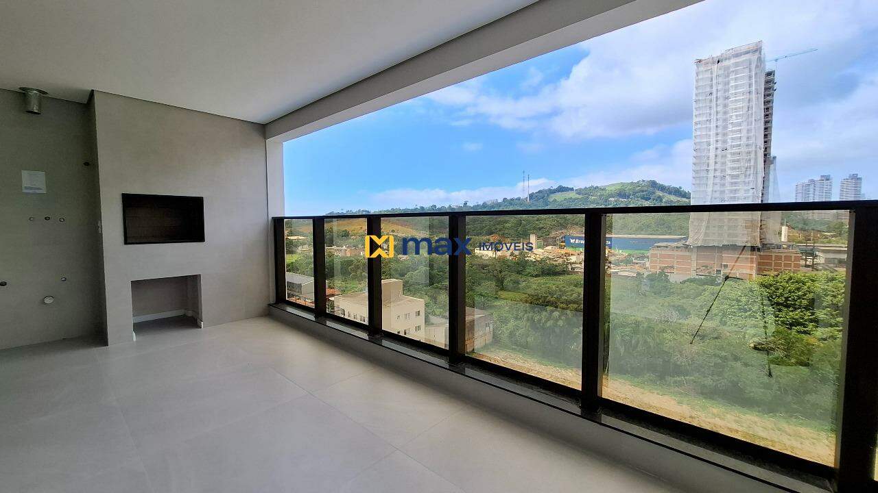 Apartamento à venda no Praia Brava: Sacada com churrasqueira