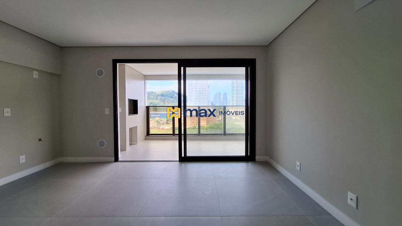 Apartamento à venda no Praia Brava: Living integrado