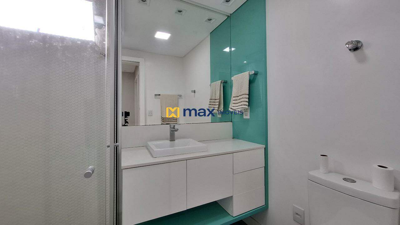 Apartamento à venda no Centro: Banheiro social