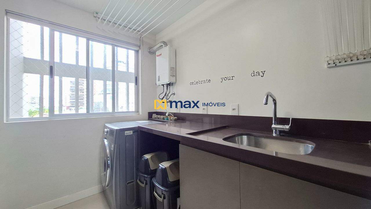 Apartamento à venda no Centro: Lavanderia
