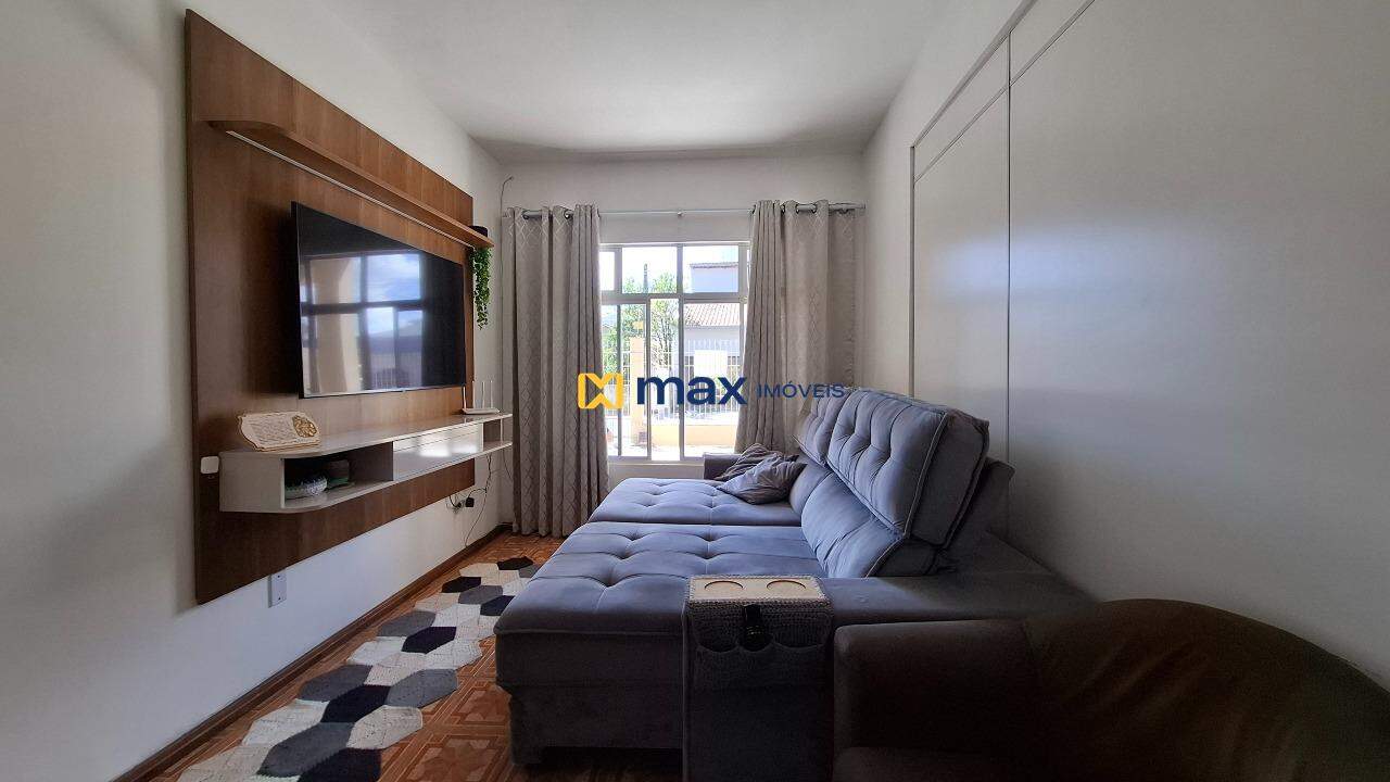 Casa à venda no Cordeiros: Sala de estar