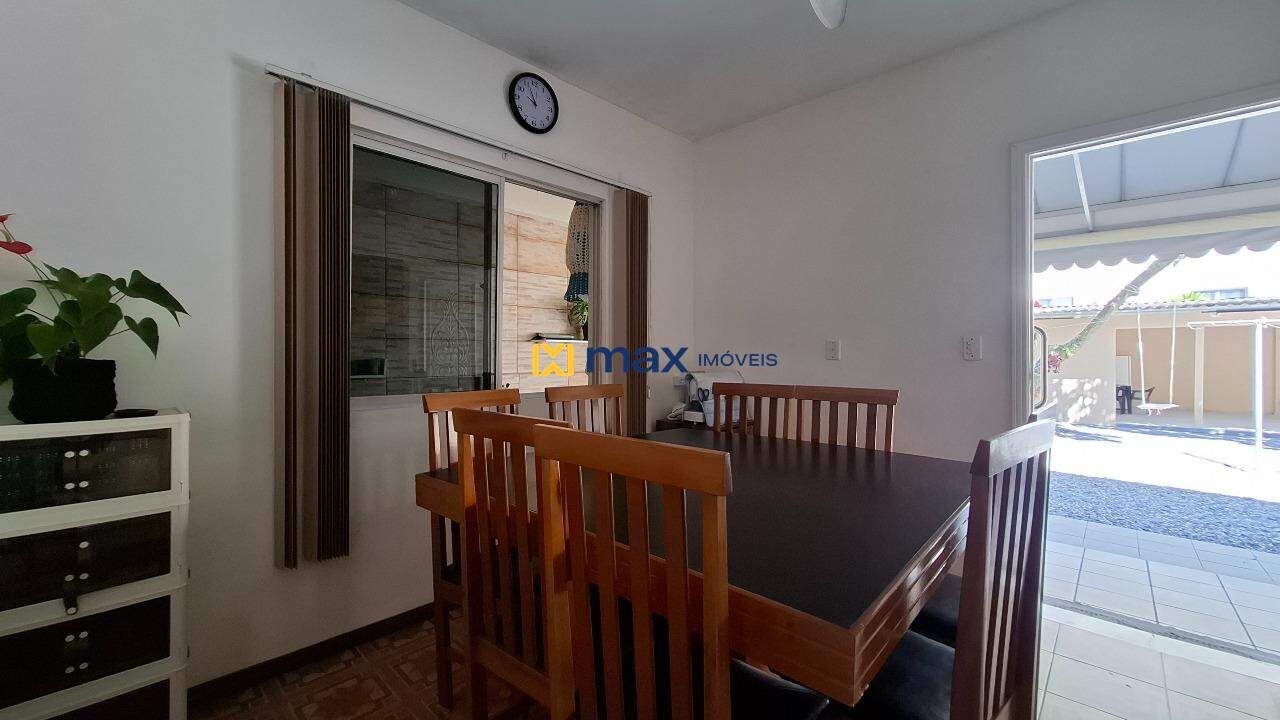 Casa à venda no Cordeiros: Sala de jantar