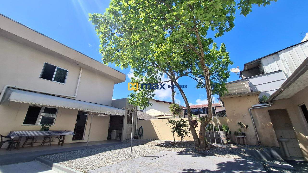 Casa à venda no Cordeiros: Área externa