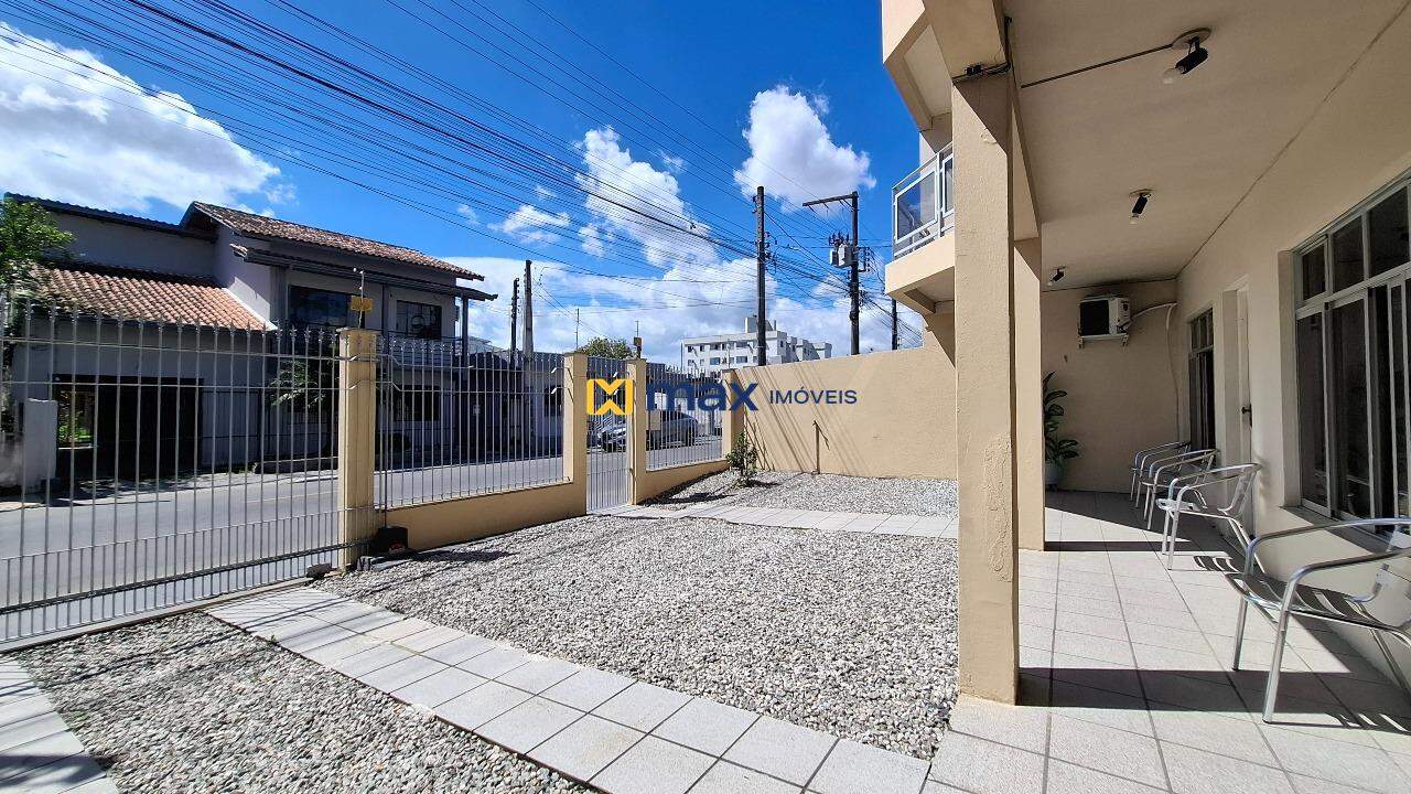 Casa à venda no Cordeiros: Área externa