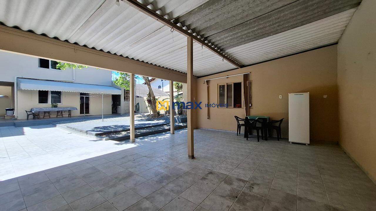 Casa à venda no Cordeiros: Área externa