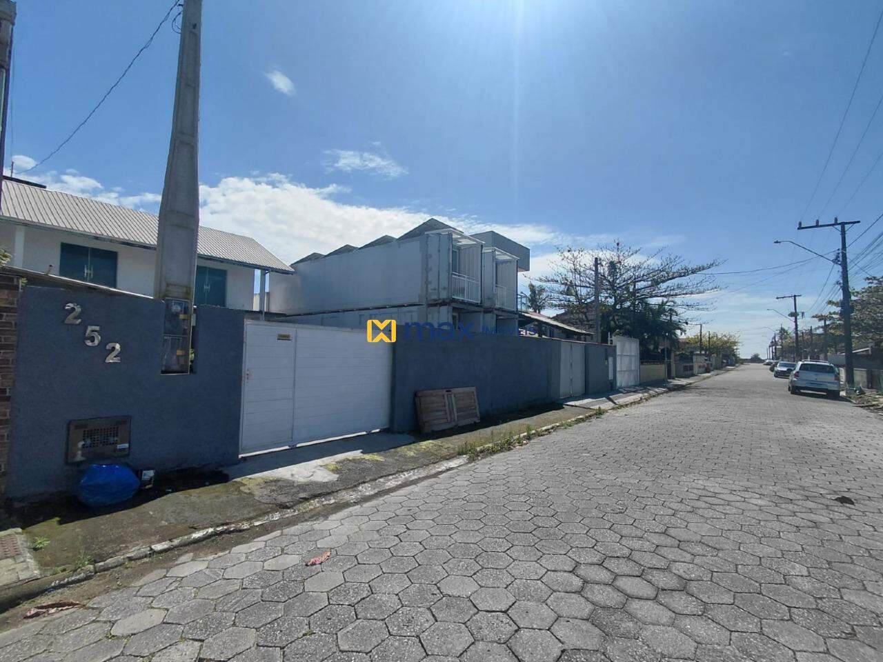 Casa para aluguel no Meia Praia: 