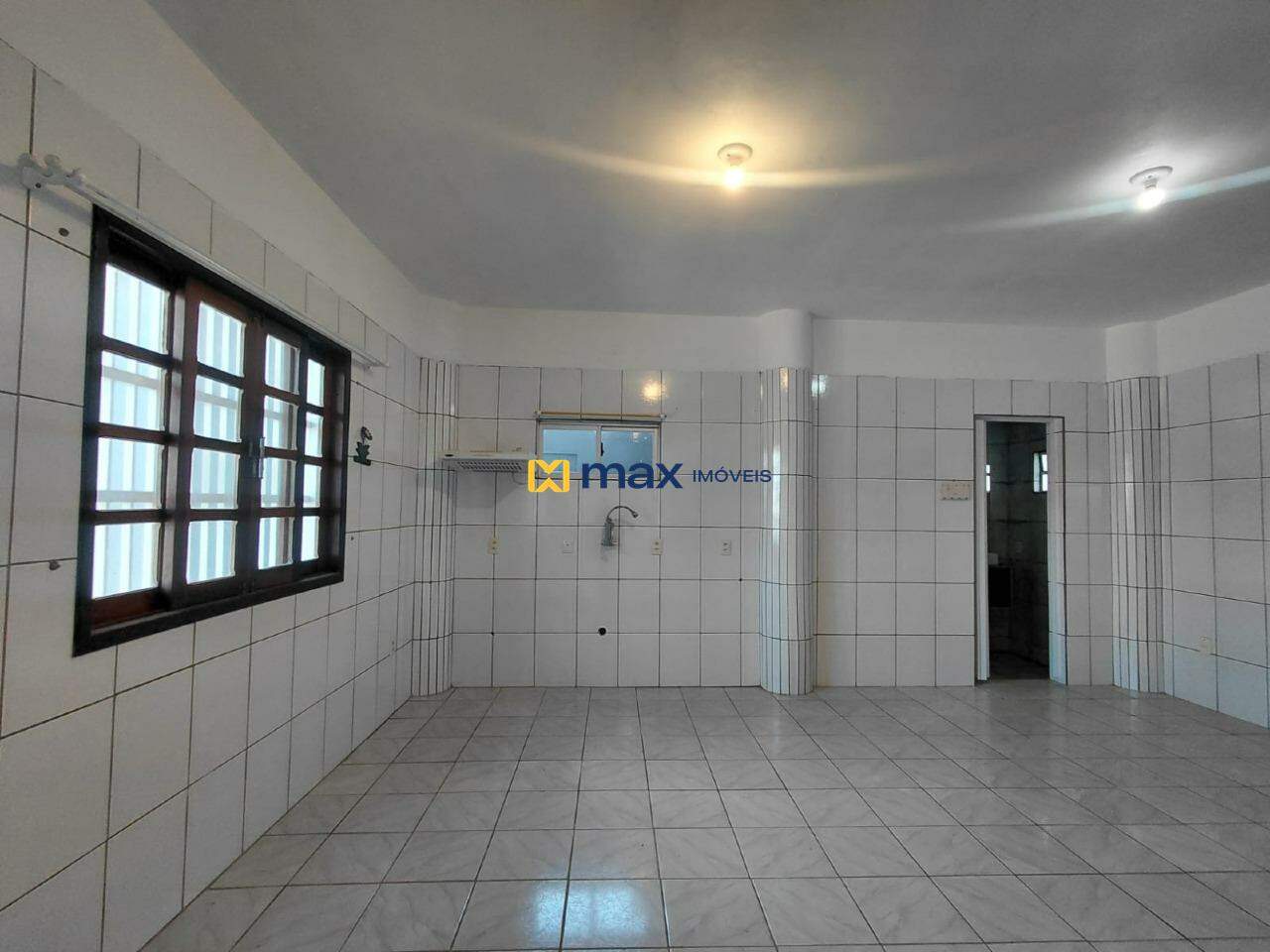 Casa para aluguel no Meia Praia: