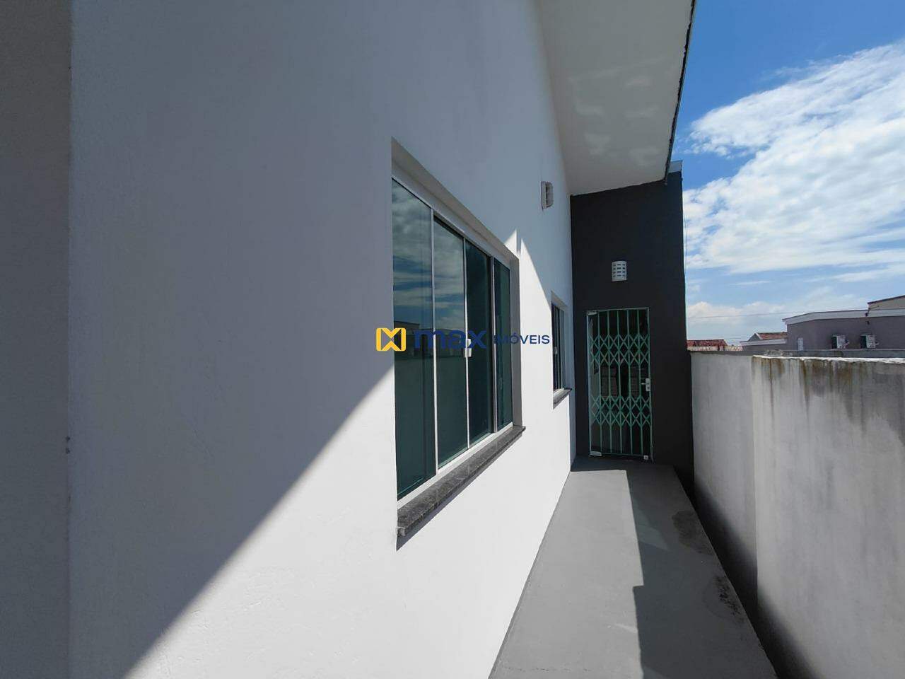 Casa para aluguel no Meia Praia: Lateral com entrada Sala