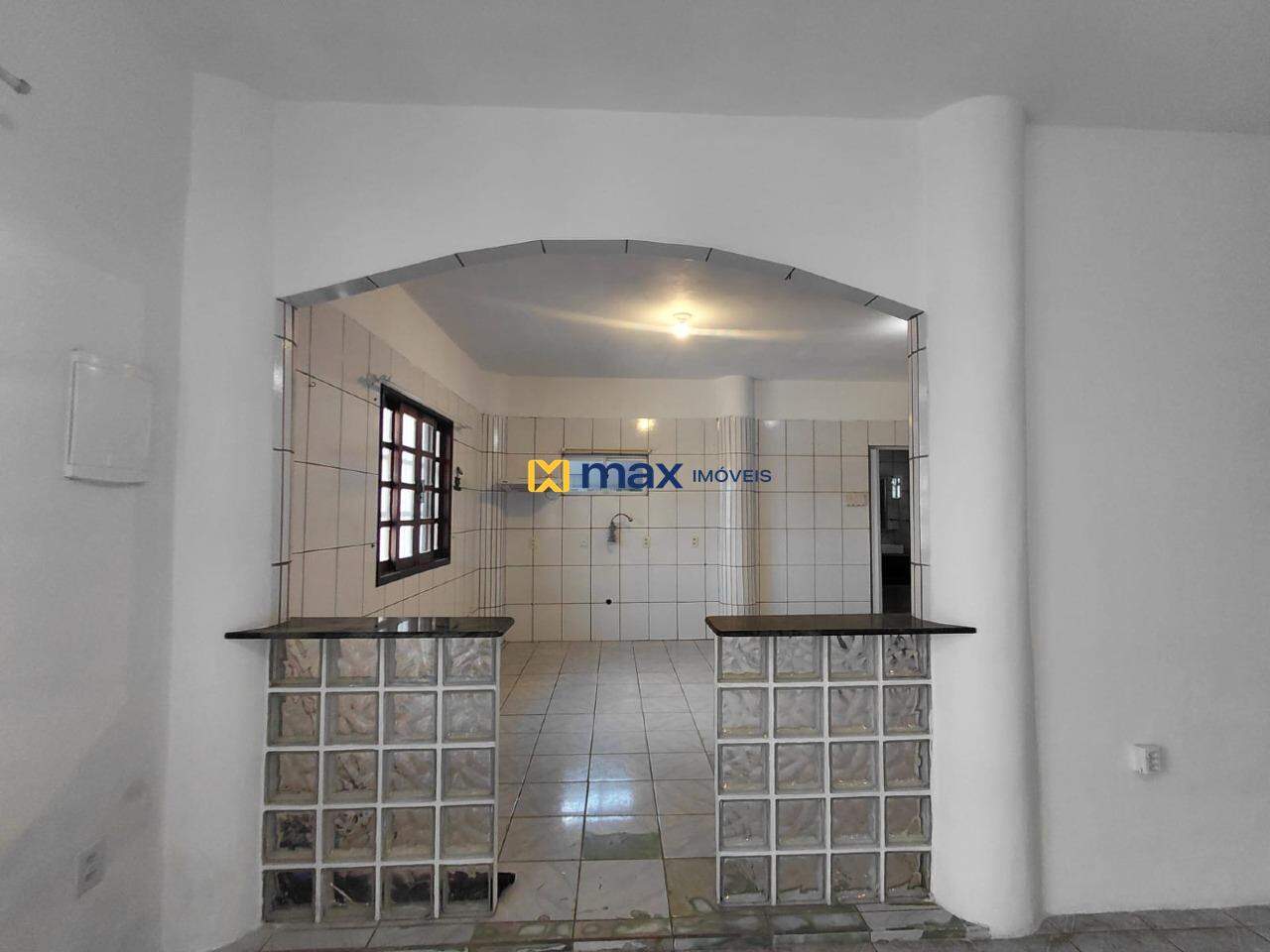 Casa para aluguel no Meia Praia: