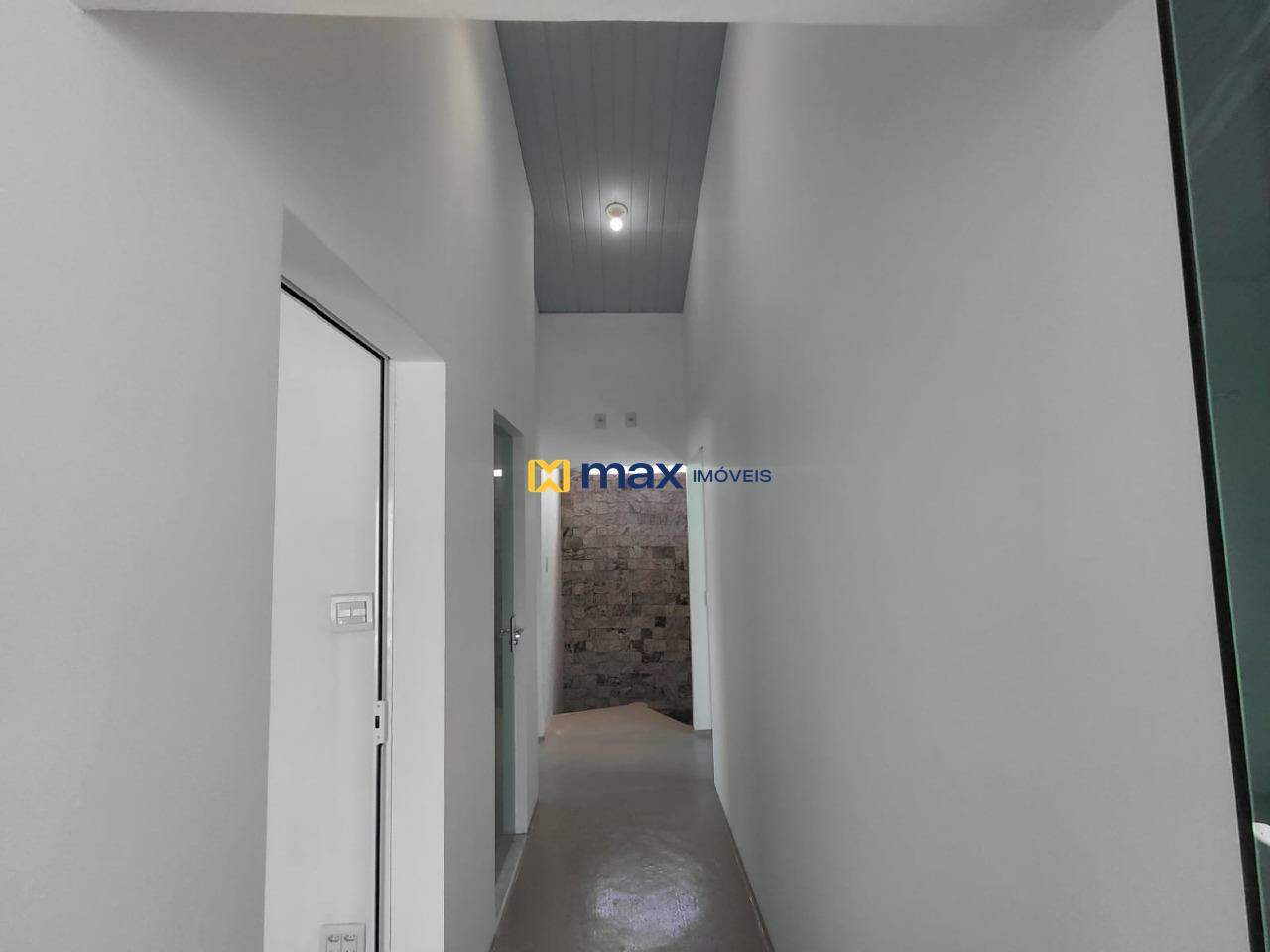 Casa para aluguel no Meia Praia: Corredor