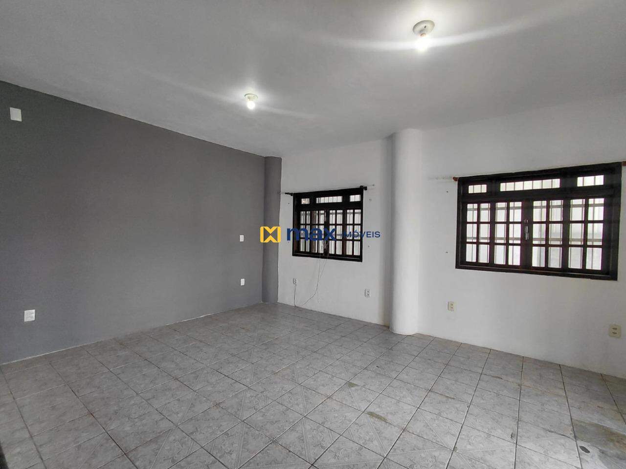Casa para aluguel no Meia Praia: Sala
