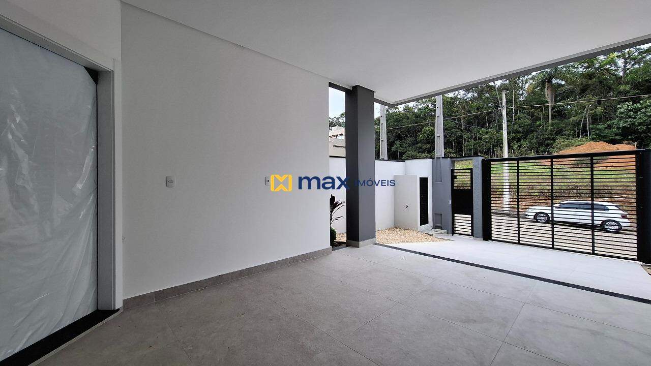 Casa à venda no Itaipava: Garagem