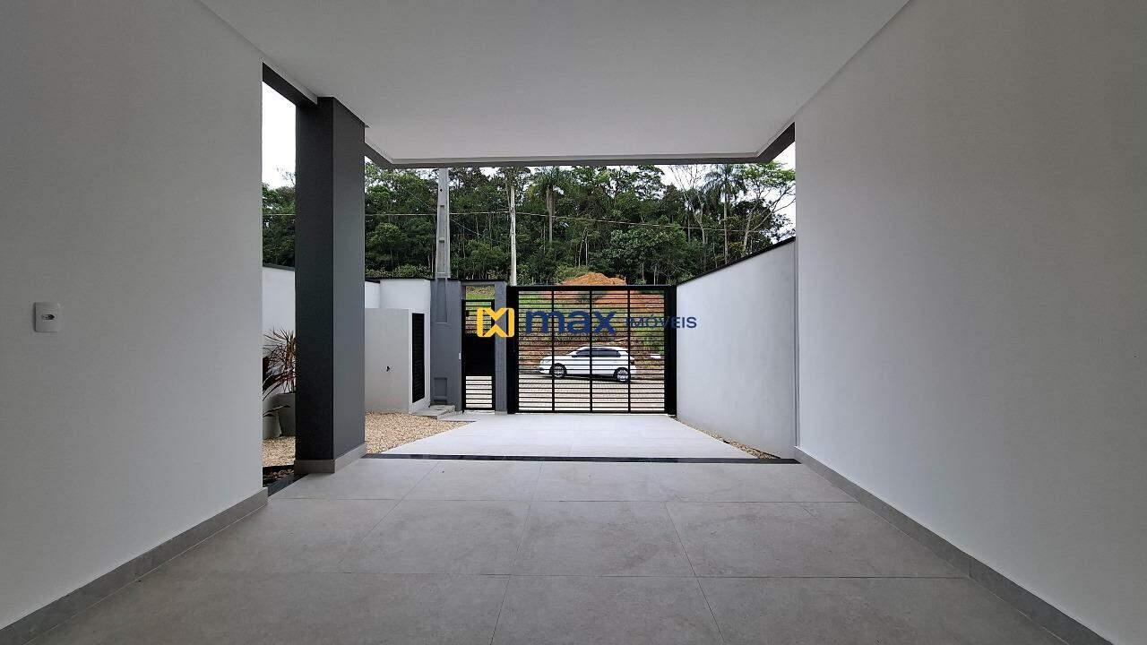 Casa à venda no Itaipava: Garagem
