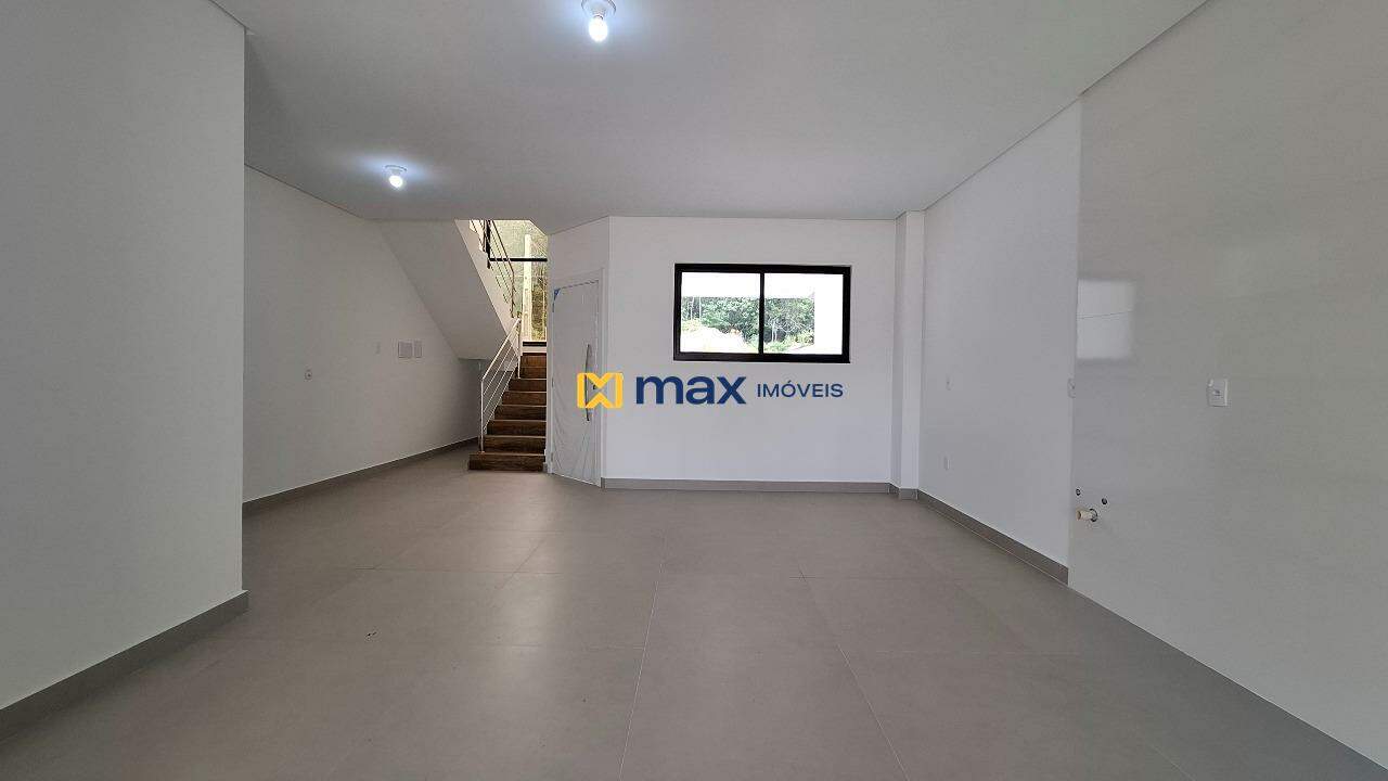 Casa à venda no Itaipava: Living integrado