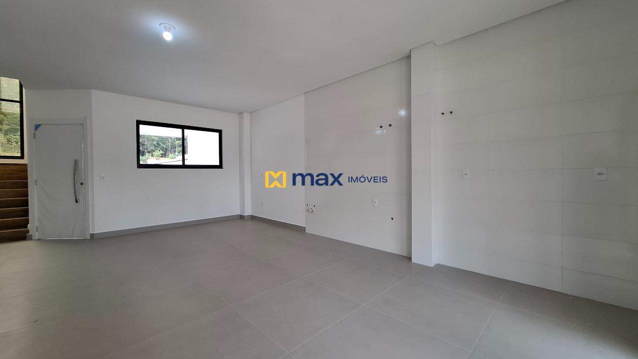 Casa à venda no Itaipava: Living integrado