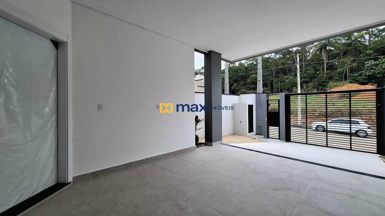 Casa à venda no Itaipava: Garagem