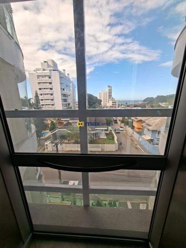 Apartamento para aluguel no Cabeçudas: Elevador Panorâmico