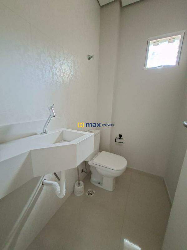 Apartamento para aluguel no Cabeçudas: Lavabo