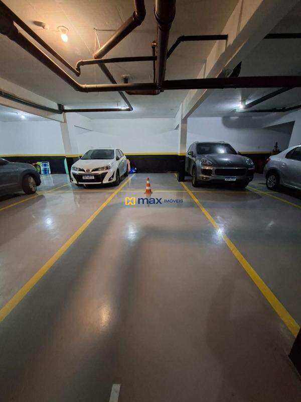 Apartamento para aluguel no Cabeçudas: Garagem dupla coberta