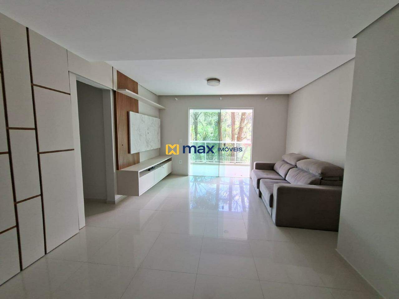 Apartamento para aluguel no Cabeçudas: Sala de estar/jantar