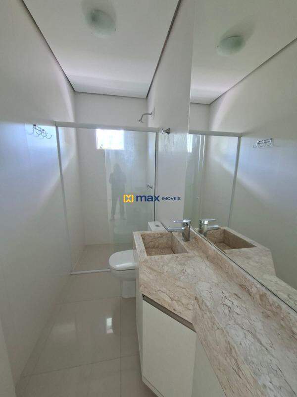 Apartamento para aluguel no Cabeçudas: Banheiro da Suíte 2