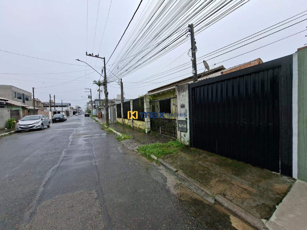 Casa para aluguel no São Vicente: Fachada