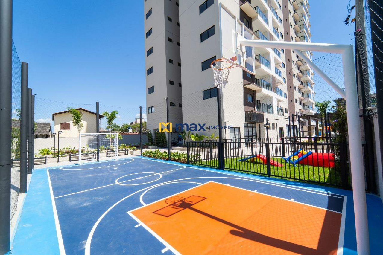 Apartamento à venda no Armação Itapocoroy: Quadra de esportes