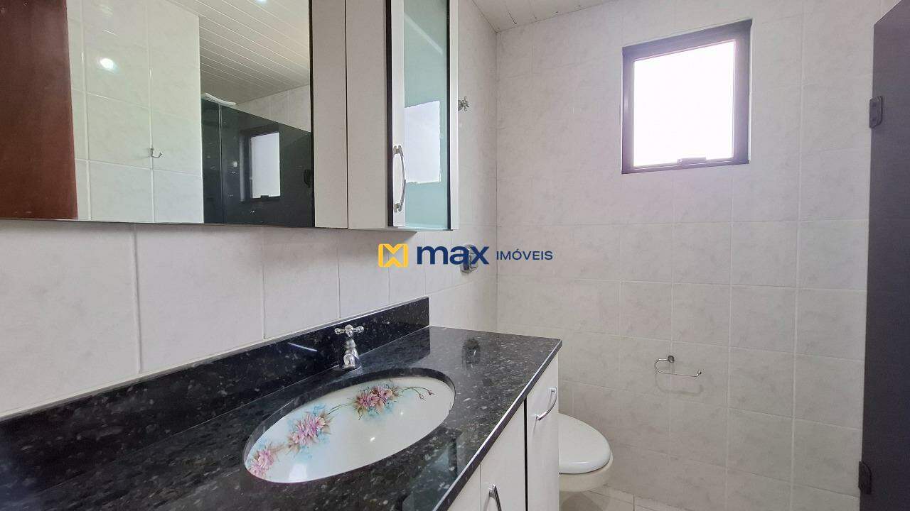 Apartamento à venda no Centro: Banheiro suíte