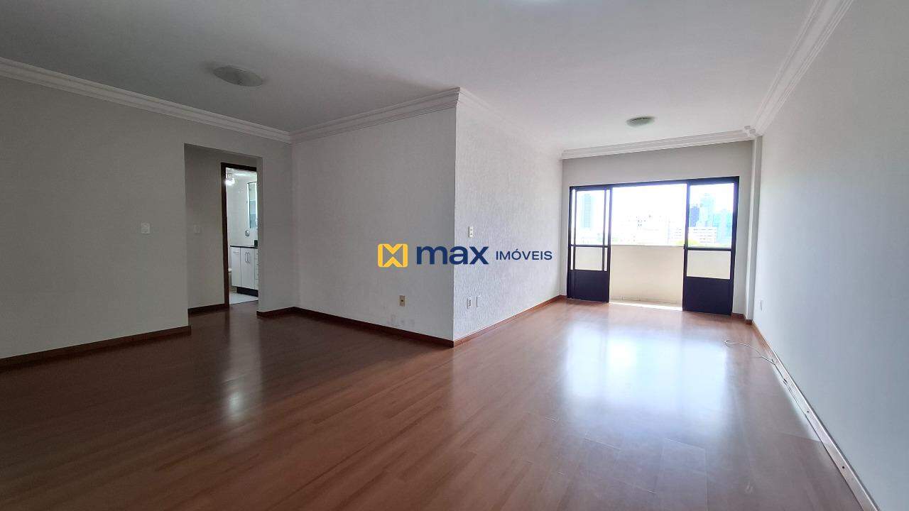 Apartamento à venda no Centro: Living 