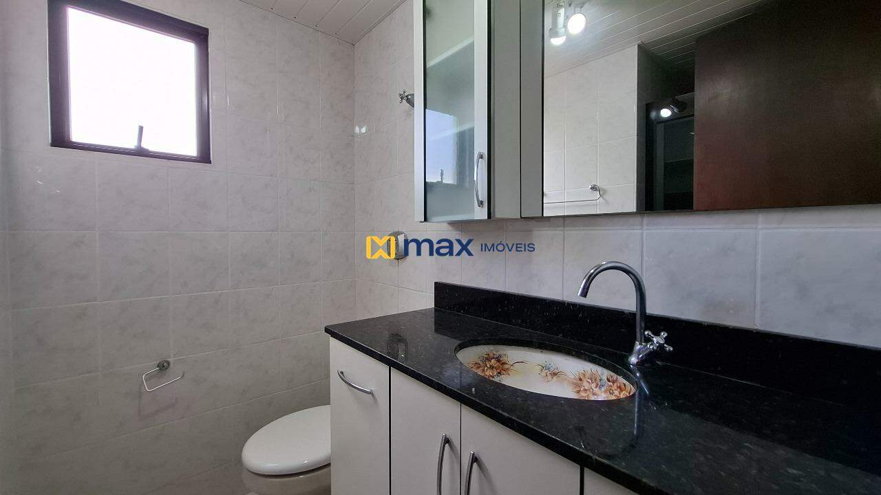 Apartamento à venda no Centro: Banheiro social