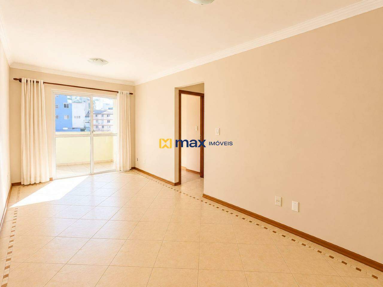 Apartamento para aluguel no Pioneiros: 