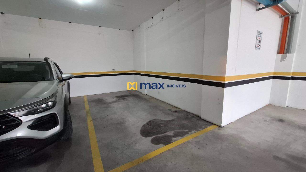 Apartamento para aluguel no São João: Garagem