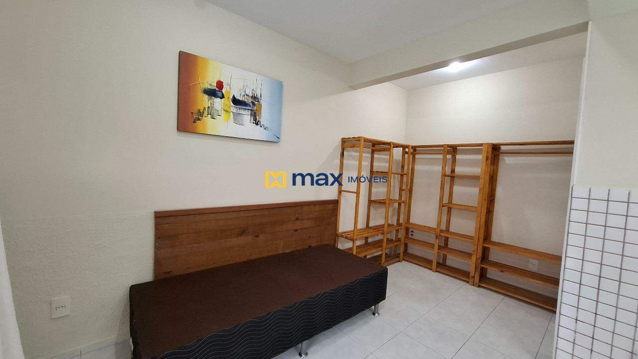 Apartamento para aluguel no Ressacada: Sala/ Quarto